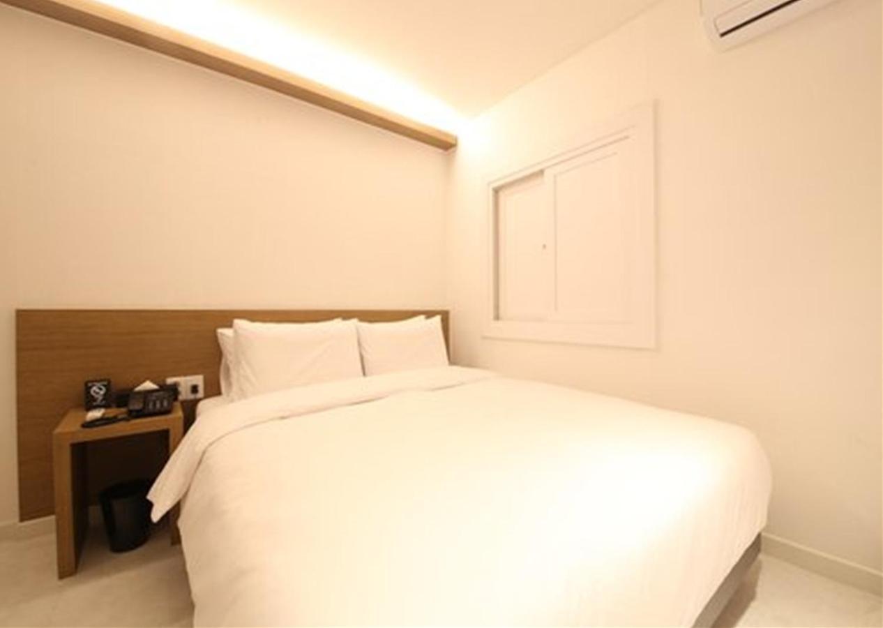 Busan Seomyeon Business Hotel J7 Екстериор снимка