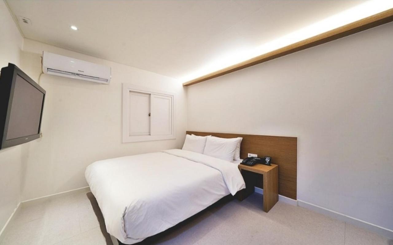 Busan Seomyeon Business Hotel J7 Екстериор снимка